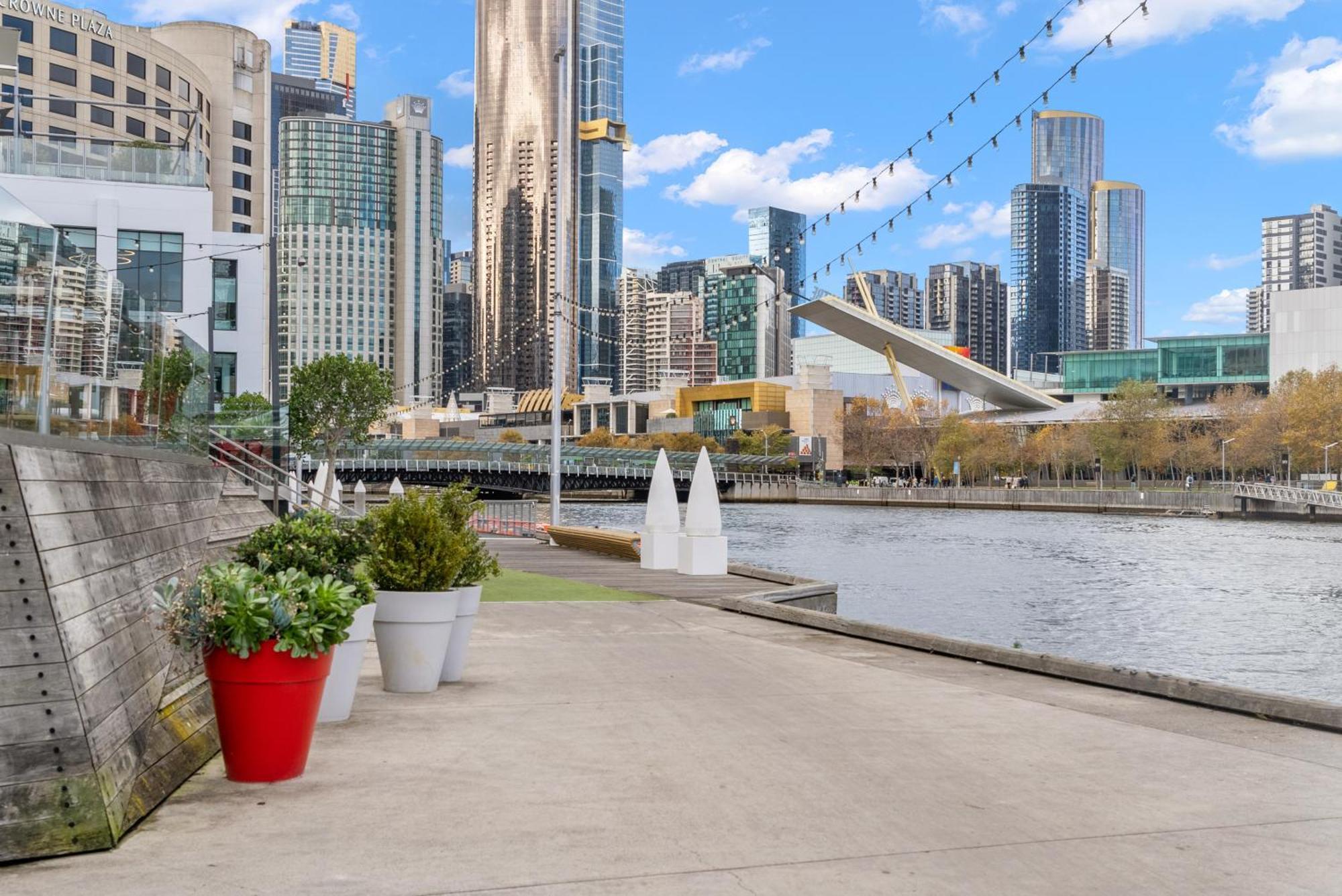 Resort Style Living Yarra Wharf Melbourne Bagian luar foto