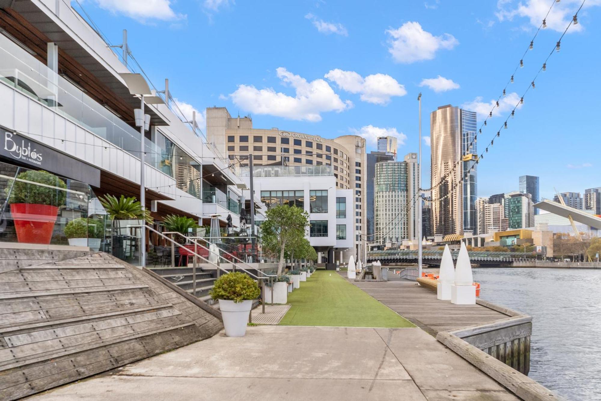 Resort Style Living Yarra Wharf Melbourne Bagian luar foto